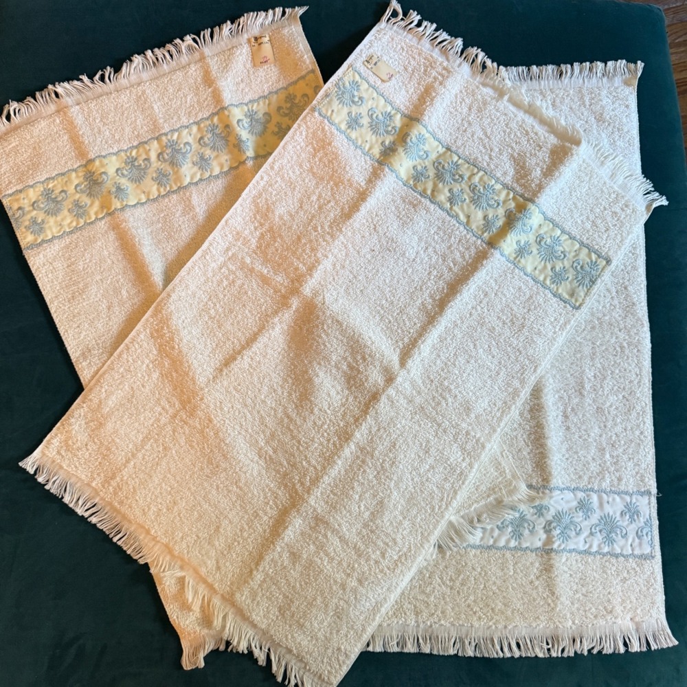 Vintage Wamsutta Heritage 3-Piece Hand‎ Towel Set – All Cotton USA Made